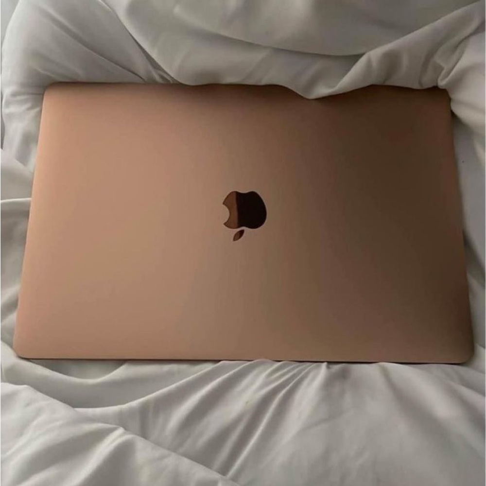 MacBook Air with M1 chip - Gold